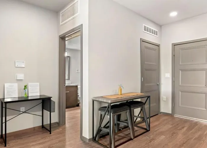 Apartment Stunning Westgate Cozysuites By Stadium With Pool 4