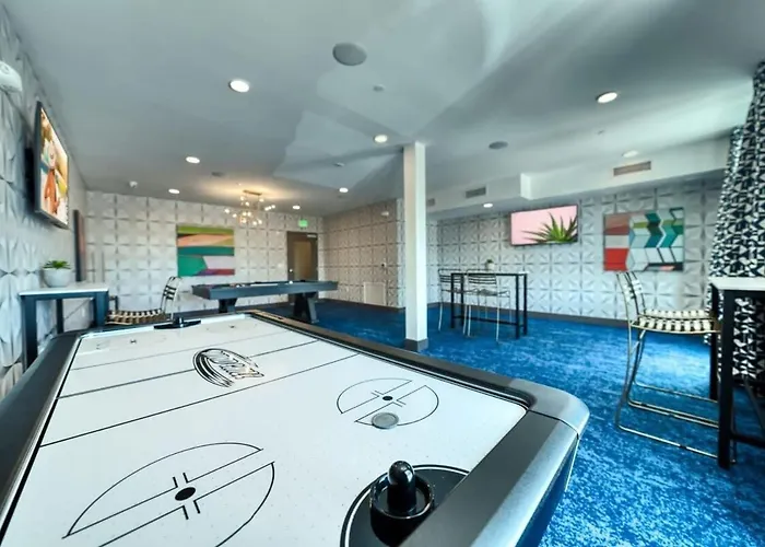 Stunning Westgate Cozysuites By Stadium With Pool 4 Apartment *