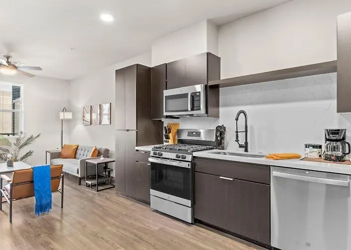 Apartment Stunning Westgate Cozysuites By Stadium With Pool 4